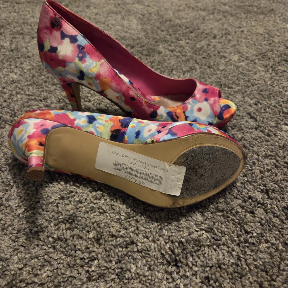 Coach and Four Women's Floral Pumps - Multicolor - Picture 3 of 5